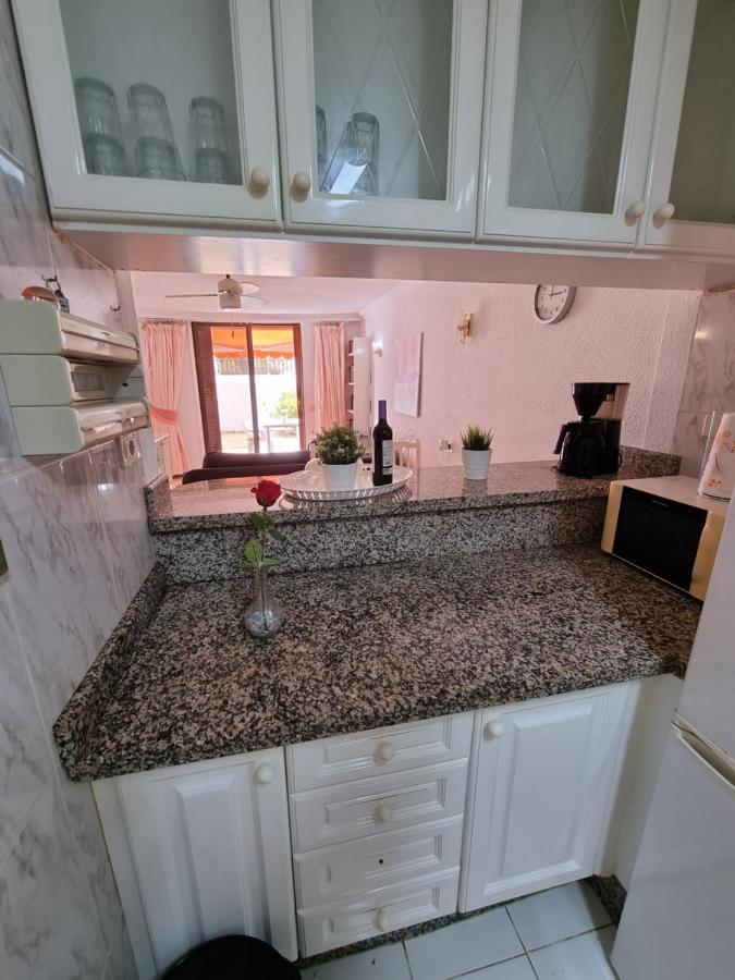 Casa Teide, Ground Floor Apartment Parque Santiago 1, Heated Pool, 100 M To Sea And Beach, Wifi Playa de las Americas  Bagian luar foto