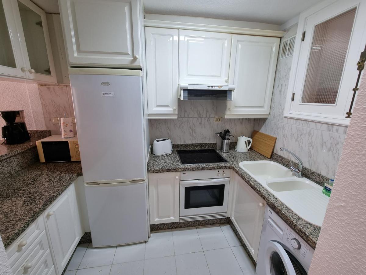 Casa Teide, Ground Floor Apartment Parque Santiago 1, Heated Pool, 100 M To Sea And Beach, Wifi Playa de las Americas  Bagian luar foto